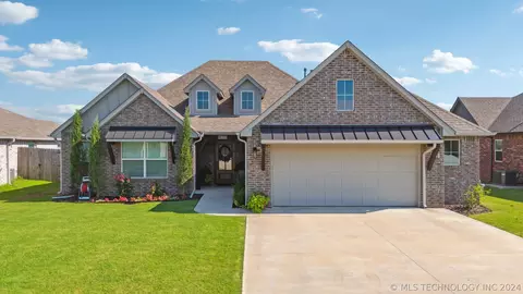 27606 E 108th Pl S, Coweta, OK 74429