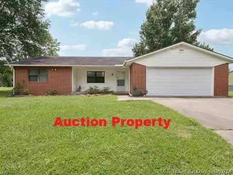 992 N Elliott St, Pryor, OK 74361