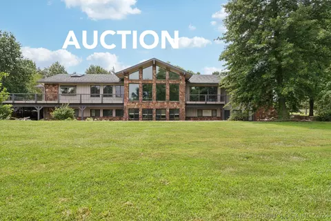 996 N Elliott St, Pryor, OK 74361