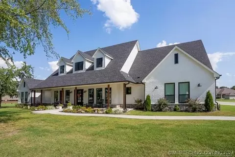 14427 S 246th East Ave, Coweta, OK 74429