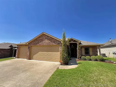 26761 E 143rd St S, Coweta, OK 74429