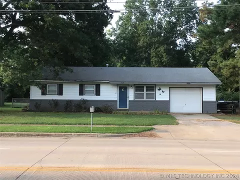 232 SE 9th St, Pryor, OK 74361