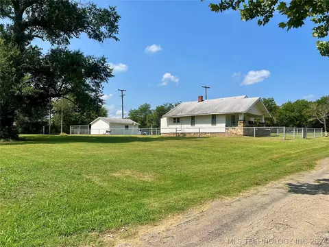 302 E Cherry St, Drumright, OK 74030 photo 1