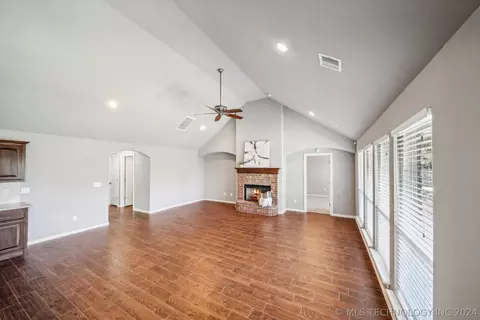 1305 E 134th St, Glenpool, OK 74033 photo 12