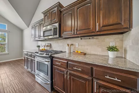 1305 E 134th St, Glenpool, OK 74033 photo 19
