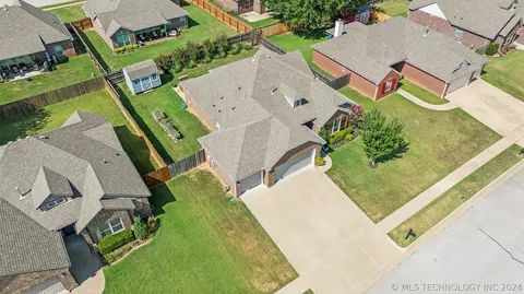 1305 E 134th St, Glenpool, OK 74033 photo 3
