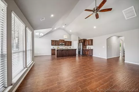 1305 E 134th St, Glenpool, OK 74033 photo 14
