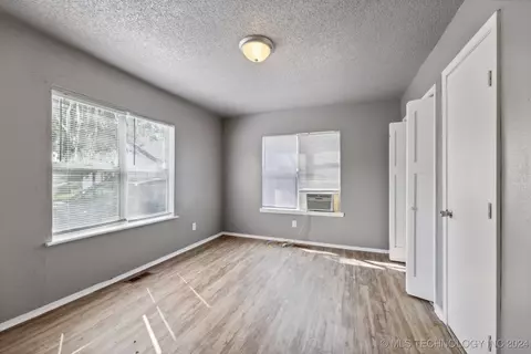 6710 E 8th St, Tulsa, OK 74112 photo 9