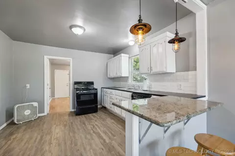 6710 E 8th St, Tulsa, OK 74112 photo 4