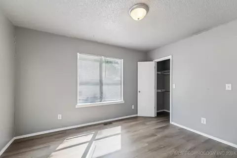 6710 E 8th St, Tulsa, OK 74112 photo 8