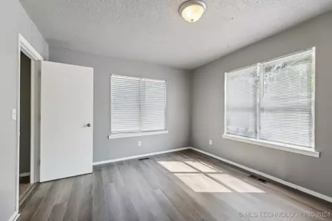 6710 E 8th St, Tulsa, OK 74112 photo 7