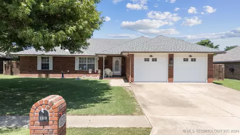 1213 SE 18th St, Pryor, OK 74361