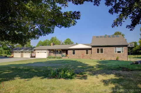 2600 Oakwood Dr, Pryor, OK 74361