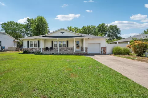 810 SE 9th, Pryor, OK 74361