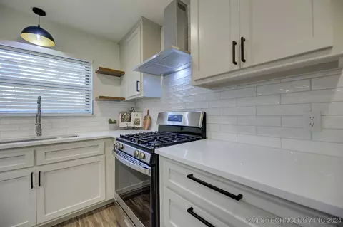 1566 E 58th St, Tulsa, OK 74105 photo 9