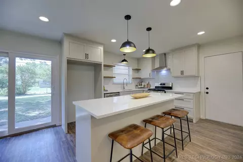 1566 E 58th St, Tulsa, OK 74105 photo 7