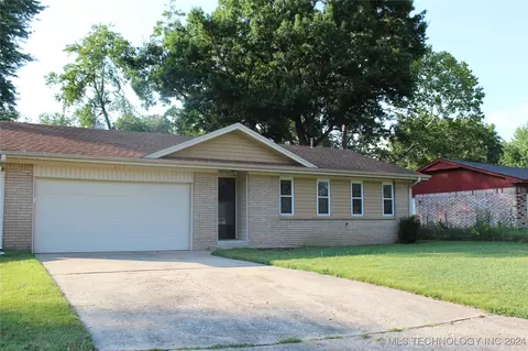 309 W Lanternwick Ln S, Pryor, OK 74361 photo 2
