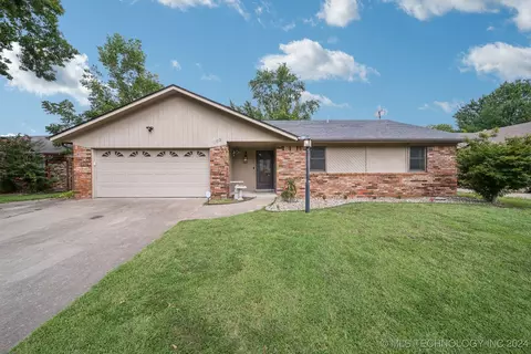 109 Magnolia Ave, Pryor, OK 74361