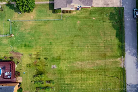S White Avenue, Wagoner, OK 74467 photo 3