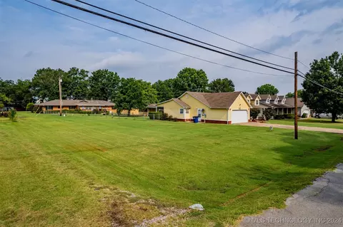 S White Avenue, Wagoner, OK 74467 photo 6