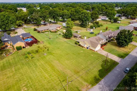 S White Avenue, Wagoner, OK 74467 photo 7