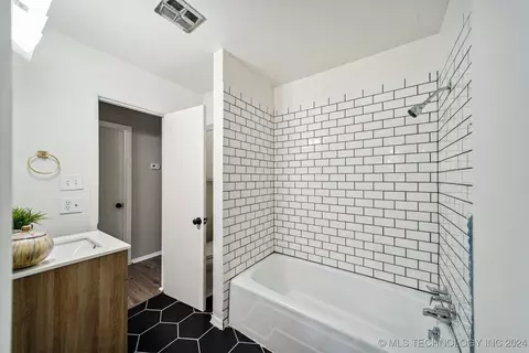 1715 E 59th St, Tulsa, OK 74105 photo 25