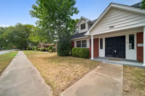 1715 E 59th St, Tulsa, OK 74105 photo 2