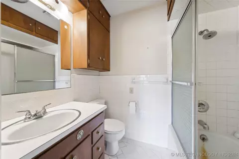 809 W Spring Ave, Checotah, OK 74426 photo 6