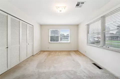 809 W Spring Ave, Checotah, OK 74426 photo 7