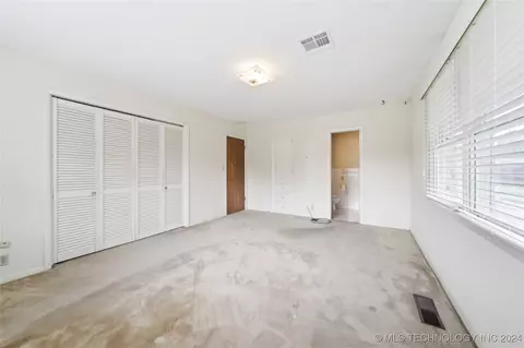809 W Spring Ave, Checotah, OK 74426 photo 5