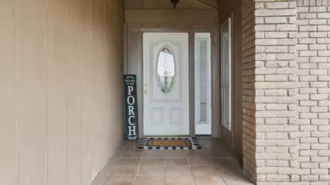 2403 S 104th Ave E, Tulsa, OK 74129 photo 2