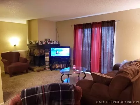 2203 E 67th Street 2002, Tulsa, OK 74136 photo 3