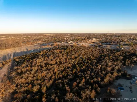 4 S Dobbs Rd, Harrah, OK 74857 photo 22