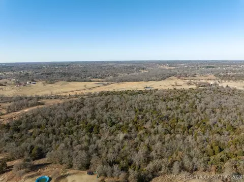 4 S Dobbs Rd, Harrah, OK 74857 photo 9