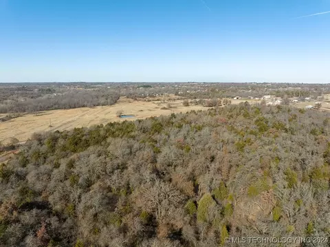 4 S Dobbs Rd, Harrah, OK 74857 photo 25