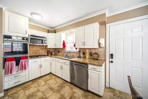 6730 E 8th St, Tulsa, OK 74112 photo 8