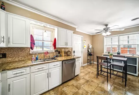 6730 E 8th St, Tulsa, OK 74112 photo 7