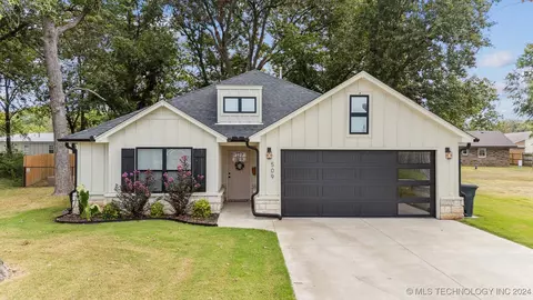 509 S Dawn St, Pryor, OK 74361