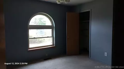 9305 E 48th St, Tulsa, OK 74145 photo 9