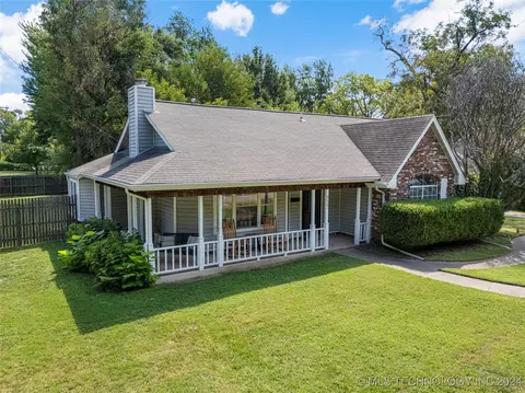 5527 S Wheeling Ave, Tulsa, OK 74105