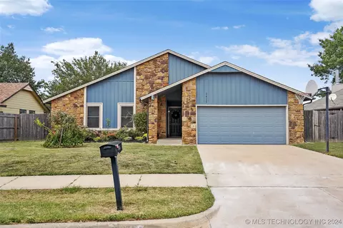 1415 E 138th Pl, Glenpool, OK 74033 photo 2
