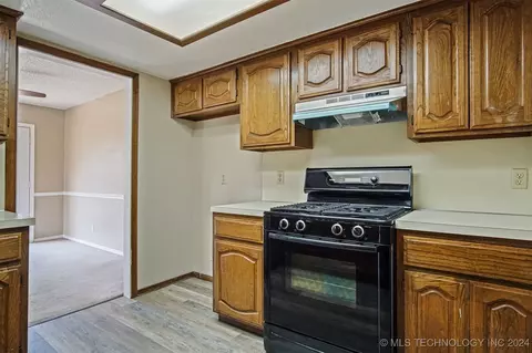 1401 E 138th Pl, Glenpool, OK 74033 photo 13