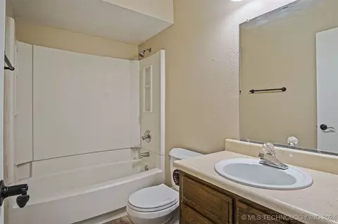 1401 E 138th Pl, Glenpool, OK 74033 photo 24