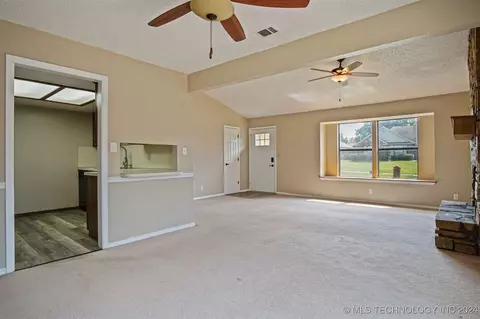 1401 E 138th Pl, Glenpool, OK 74033 photo 7