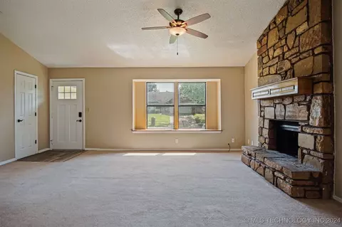 1401 E 138th Pl, Glenpool, OK 74033 photo 6