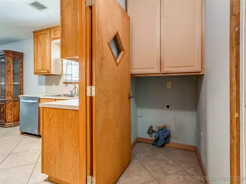 9322 E 48th St, Tulsa, OK 74145 photo 31