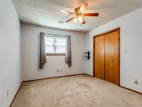 9322 E 48th St, Tulsa, OK 74145 photo 24