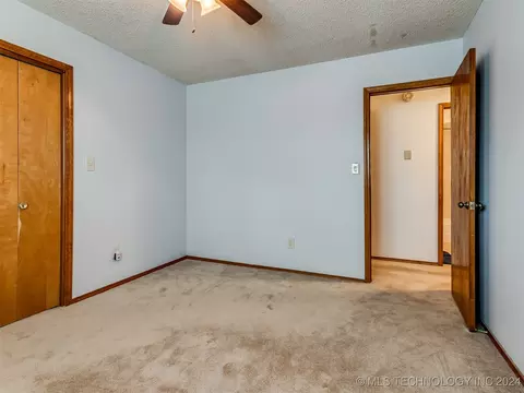 9322 E 48th St, Tulsa, OK 74145 photo 25