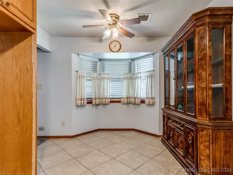 9322 E 48th St, Tulsa, OK 74145 photo 19