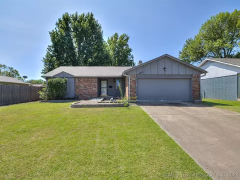 9322 E 48th St, Tulsa, OK 74145 photo 3